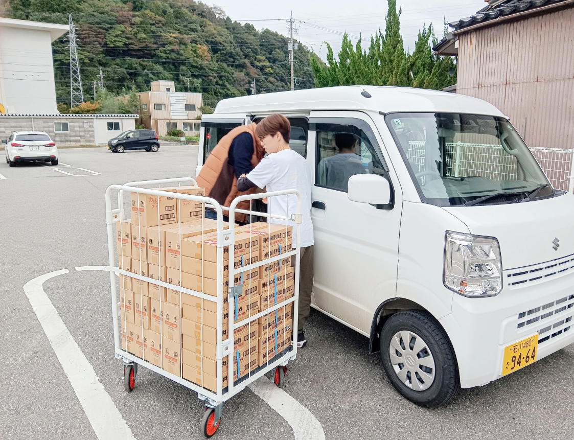 公益社団法人青年海外協力協会（JOCA）へ支援物資をお渡ししました